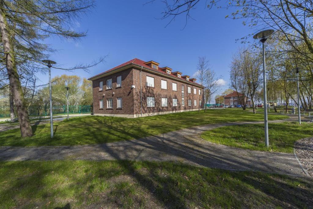 Centrum Zeglarskie Domki Kempingowe Szczecin Extérieur photo